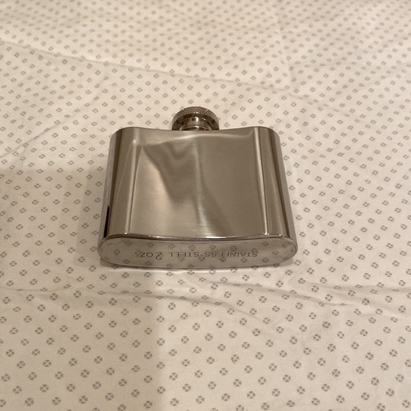 NWT Brink Hip Stainless Steel 2 Ounce Flask (includes Original Box) - Picture 5 of 7